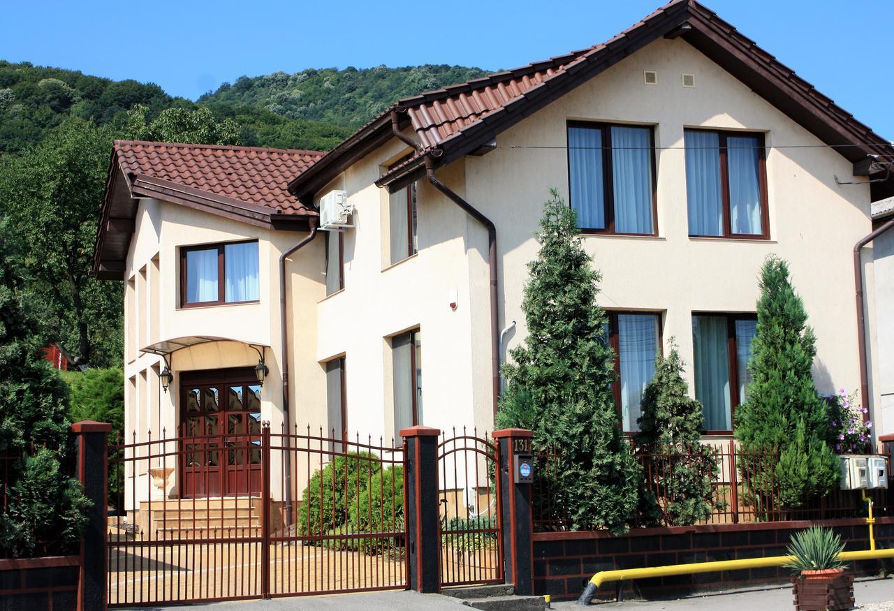 فندق Silva House ديفا المظهر الخارجي الصورة